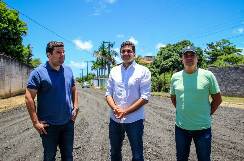 Prefeitura de Maceió pavimenta loteamento com asfalto reaproveitado