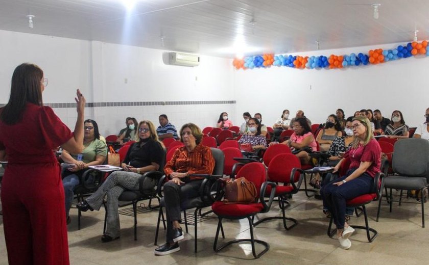 Educação realiza formação com operadores escolares sobre novo sistema do Auxílio Brasil
