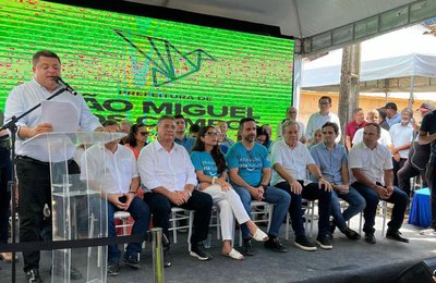 Prefeito George Clemente e governador Paulo Dantas assinam ordem de serviço em São Miguel dos Campos