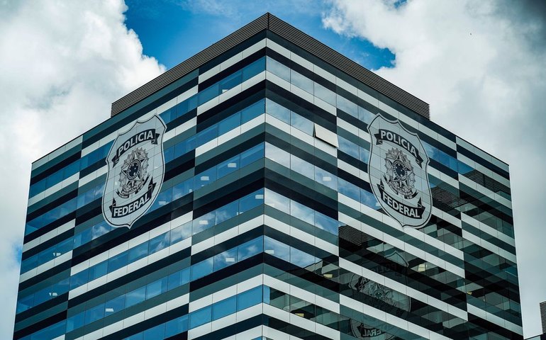 PF cumpre mandados de busca por suspeita de fraude em licitação em São Sebastião