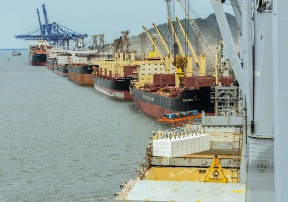 Medida provisória libera R$ 30 bi para apoio a exportadores afetados por tarifas dos EUA