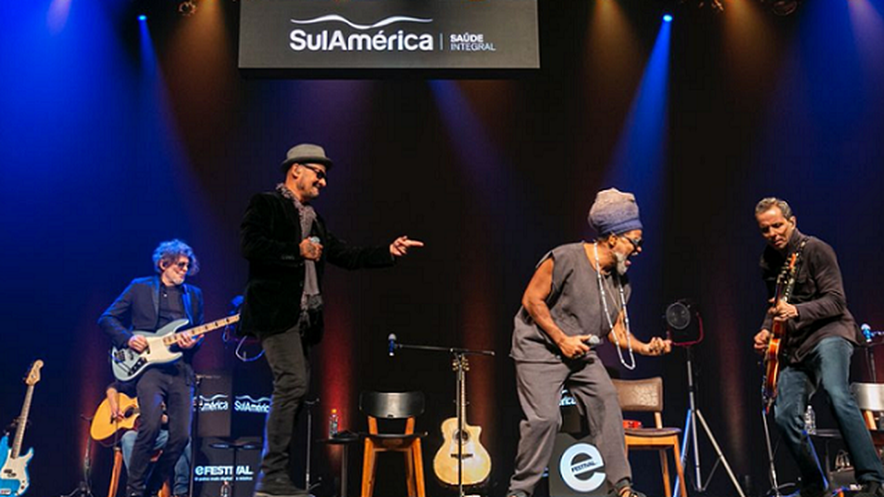 Sábado tem show online com Carlinhos Brown e Titãs