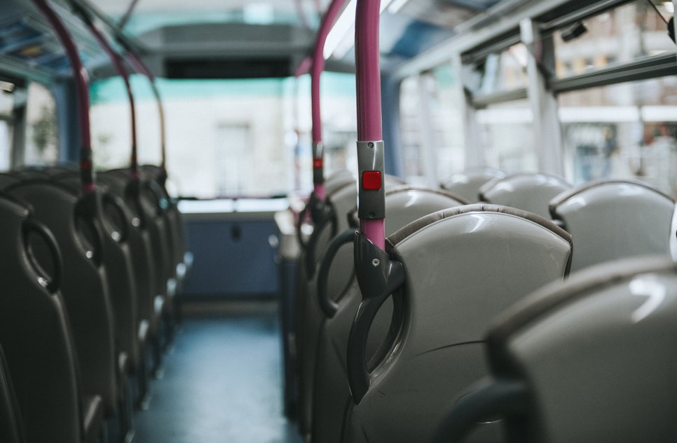 Motorista de ônibus escolar é acusado de oferecer dinheiro e tentar beijar adolescente em Estância / Foto: Foto: Freepik/Arquivo