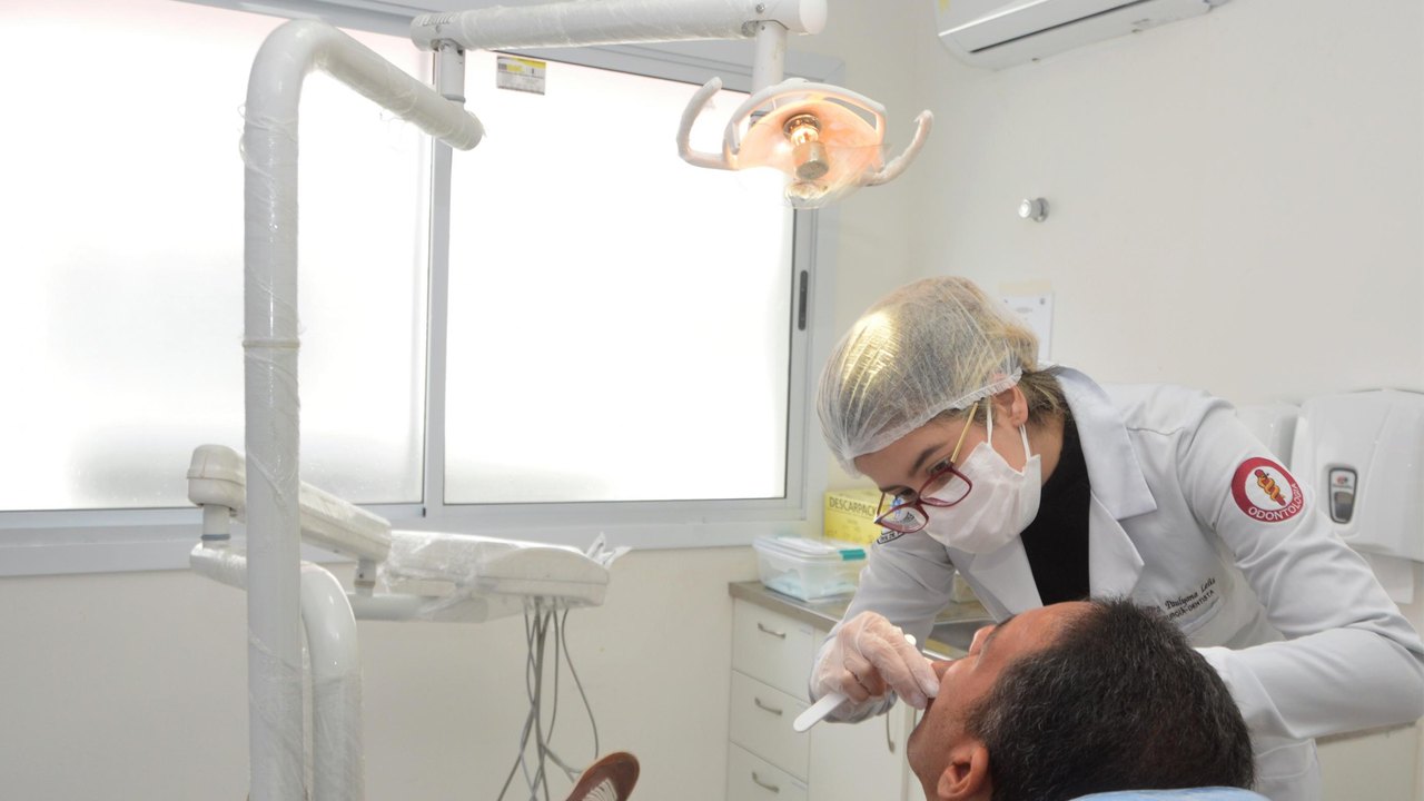 Maio Vermelho alerta para prevenção e diagnóstico precoce do câncer de boca