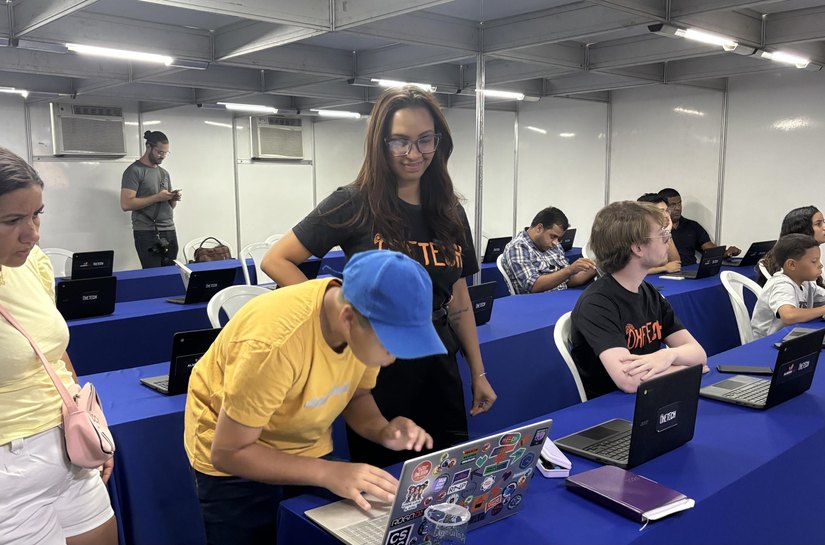 Municípios do interior recebem edição do OxeTech Itinerante com formações em tecnologia