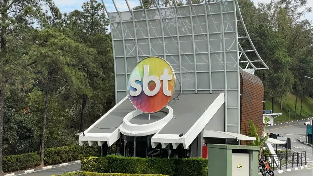 Diretor do SBT é flagrado por funcionária fazendo sexo durante expediente