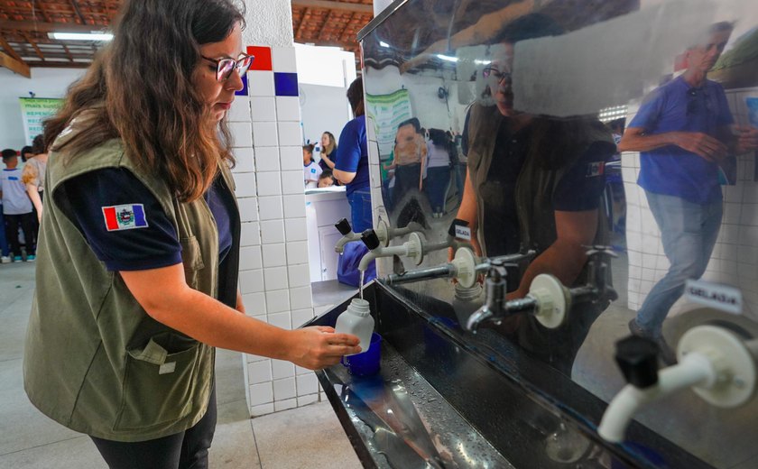 Secretaria de Saúde realiza análise da água consumida em escola da rede estadual