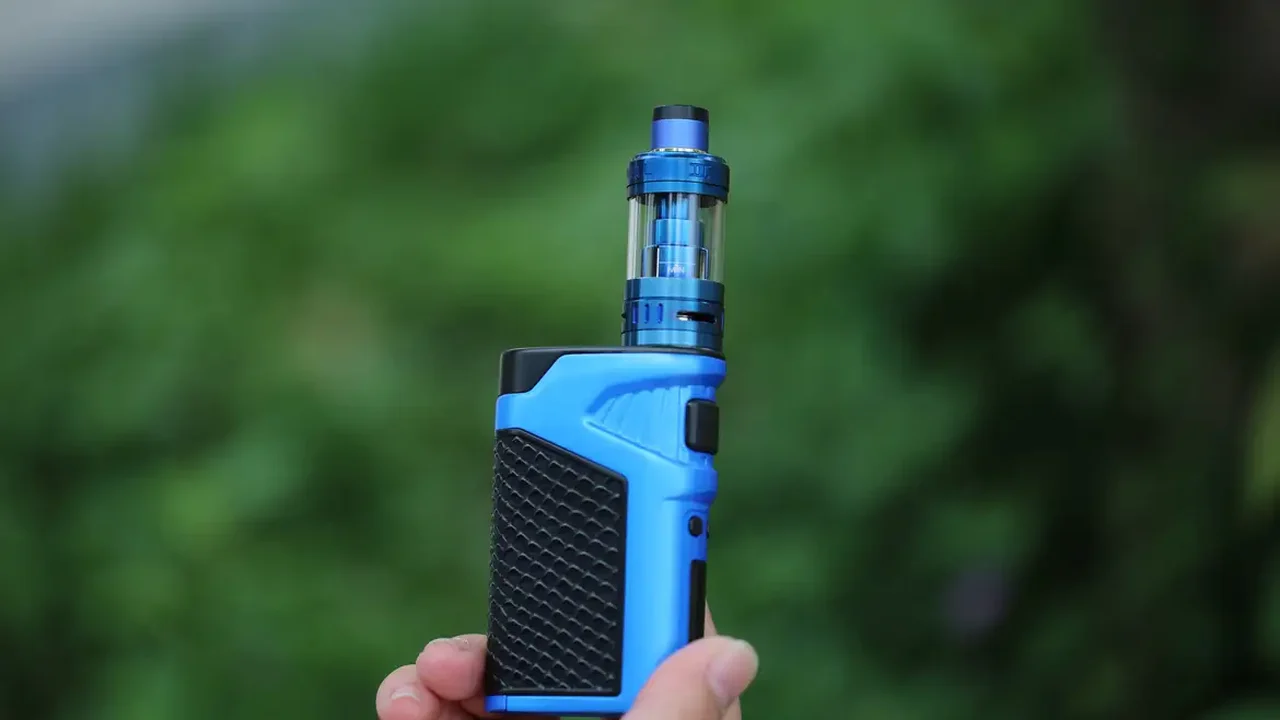 Brasil perde R$ 13,7 bi por ano com comércio ilegal de vapes e cigarros falsos, indica estudo inédito da USP