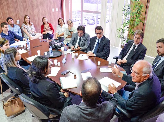 TCE promove reunião para discutir aspectos da Instrução Normativa 04/2016