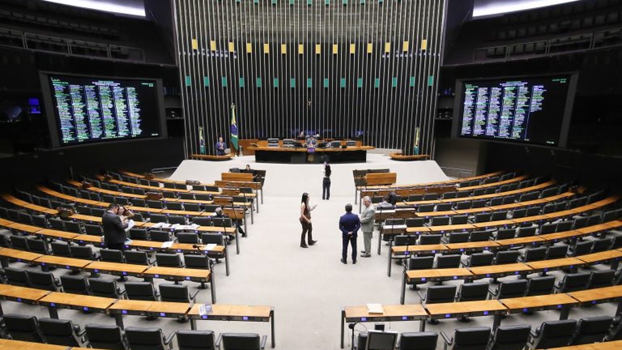 Câmara aprova projeto que proíbe cobrança de tarifa mínima de consumo sobre água e esgoto no país