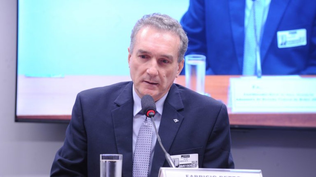 Receita Federal anuncia mudanças no programa de compras no exterior para coibir produtos irregulares