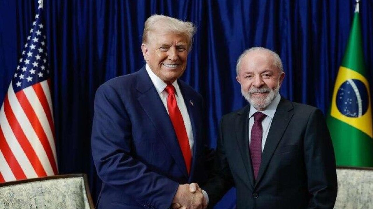 Lula e Trump: suspensão do tarifaço é condição para avanço nas negociações entre Brasil e EUA, dizem negociadores após reunião