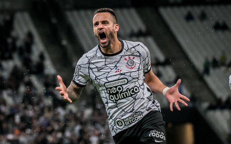 Renato Augusto tem estiramento no joelho e pode desfalcar Corinthians nas quartas