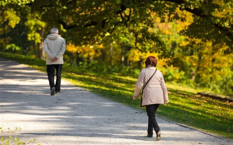 Estudo da PUCPR revela os desafios do diagnóstico tardio de TEA em idosos