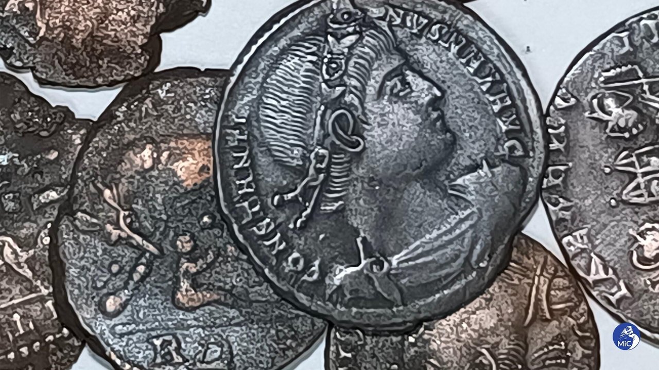 Desenterram na Turquia antigo túmulo com moedas de prata que retratam pares de lutadores