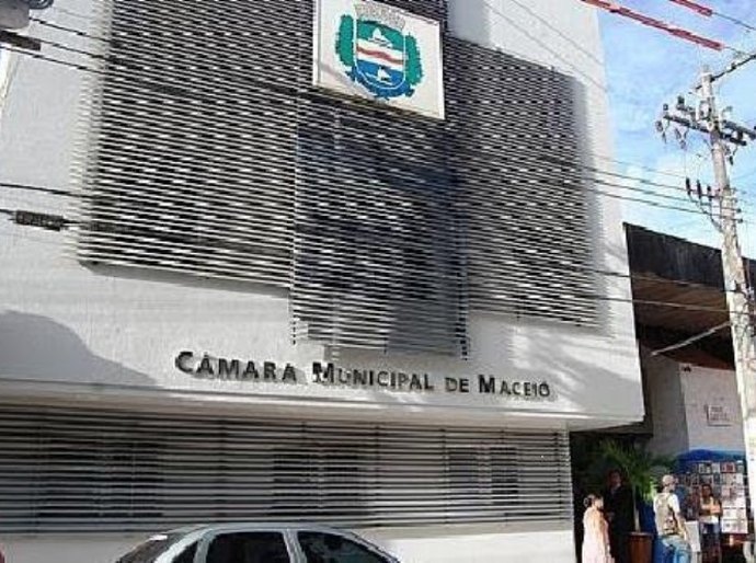 Câmara de Maceió divulga nota sobre suspensão de eleição antecipada