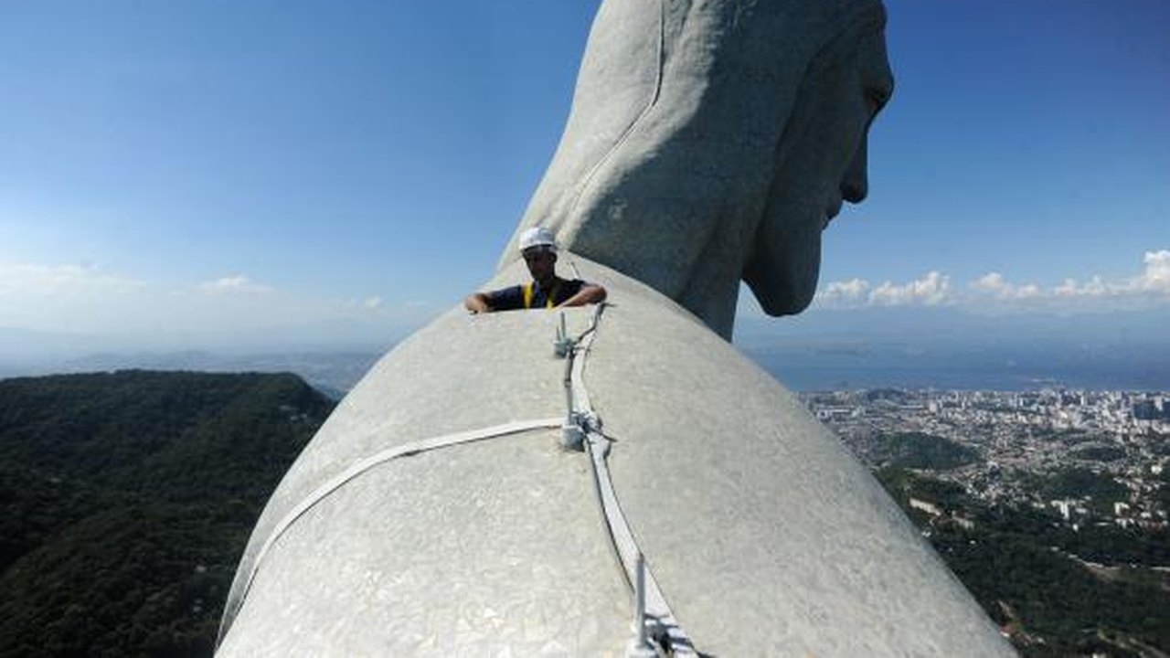 Dedo do Cristo, no Rio, estará recuperado em duas semanas