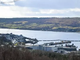 Iraniano é preso ao tentar invadir base naval no Reino Unido