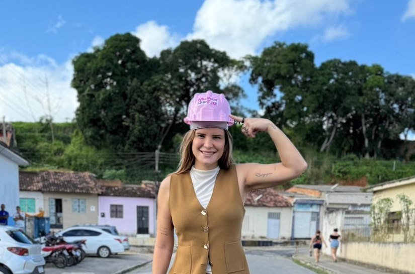 Prefeita Ceci acompanha início da Operação Tapa-Buraco em Atalaia
