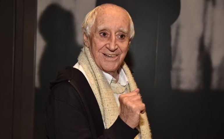 Zé Celso: Corpo de Bombeiros afirma que dramaturgo sofreu diversas queimaduras