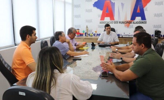 Prefeitos discutem alternativas e medidas para manter Operação Pipa em Alagoas Prefeitos discutem alternativas e medidas para manter Operação Pipa em Alagoas