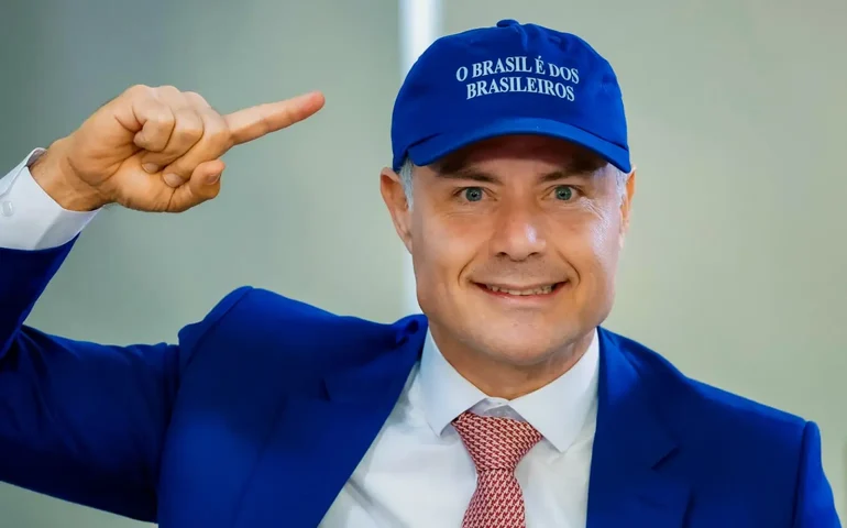 Renan Filho troca farpas com senador Bolsonarista ao ser chamado de “tão amargo”