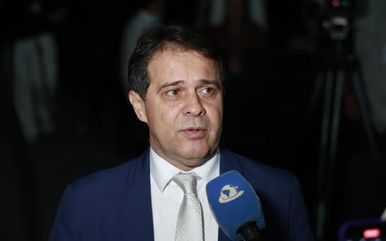 Prefeito de Fortaleza corta próprio salário e suspende contratos e licitações não essenciais