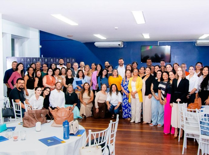 Câmara apresenta programas da Escola do Legislativo a escolas, faculdades e outras instituições