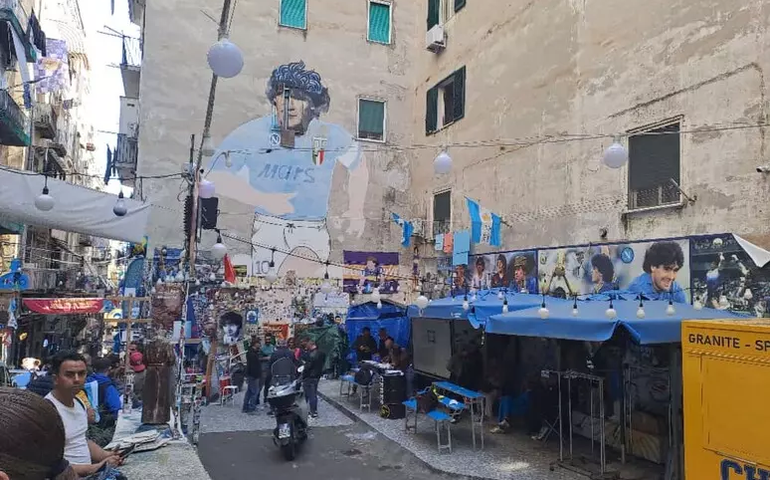 'Santuário' de Maradona em Nápoles reabre ao público após blitz