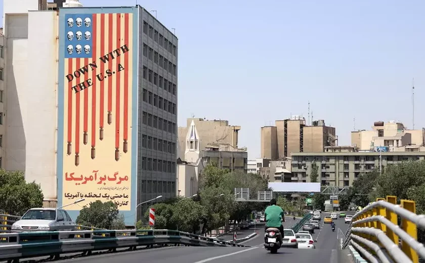 Irã anuncia negociações com europeus sobre questão nuclear