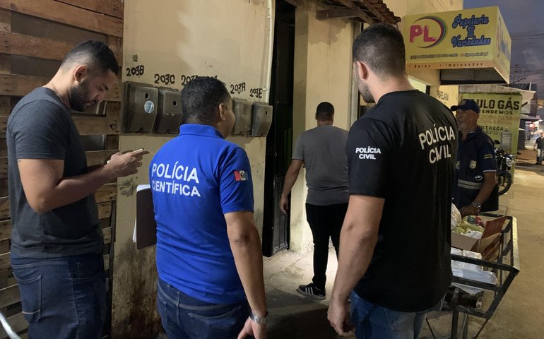 Polícia Científica de Alagoas encontra manchas de sangue em casa de garçonete