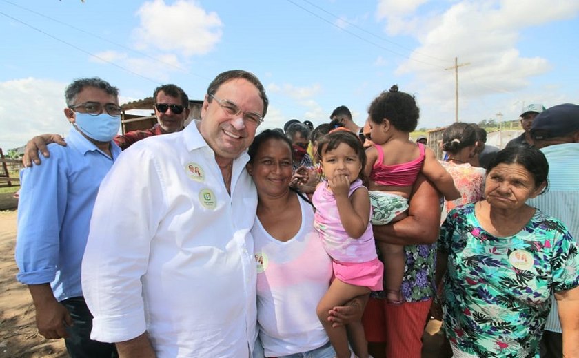 Luciano continua campanha e visita acampamento, defendendo moradia digna para os arapiraquenses