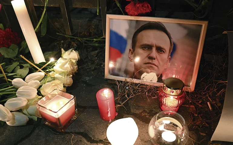 Mãe de Navalny recebeu o corpo do dissidente russo morto na prisão, afirma equipe do ativista
