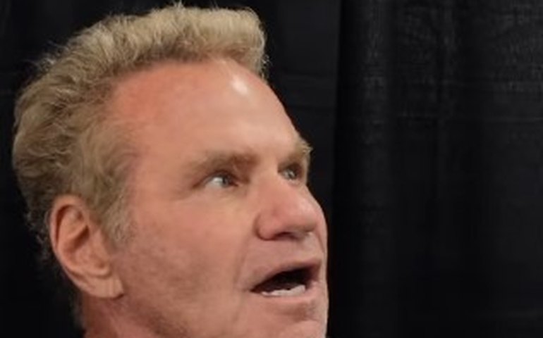 Martin Kove, ator de 'Karatê Kid' e 'Cobra Kai', é acusado de morder colega em evento