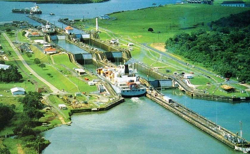 Canal do Panamá mantém redução no tráfego de navios por conta da seca