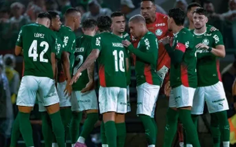 Pênalti? Comentaristas de arbitragem analisam lance de mão de Gómez em Palmeiras x São Paulo