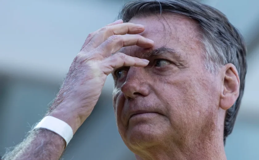 Bolsonaro permanece sob cuidados da PF após STF negar transferência para hospital