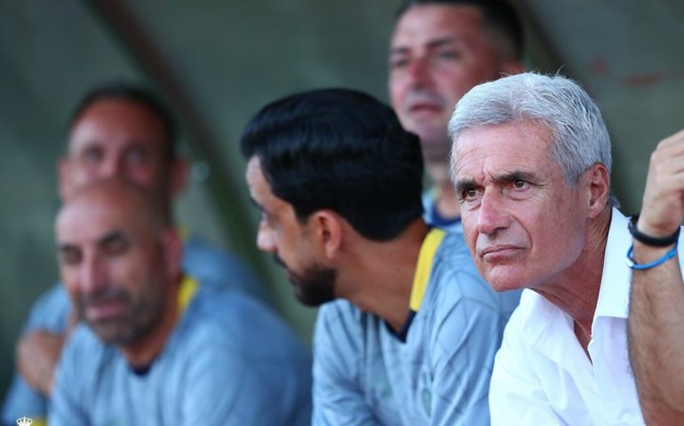 Por que Luís Castro, ex-Botafogo, tem sido criticado na Arábia Saudita?