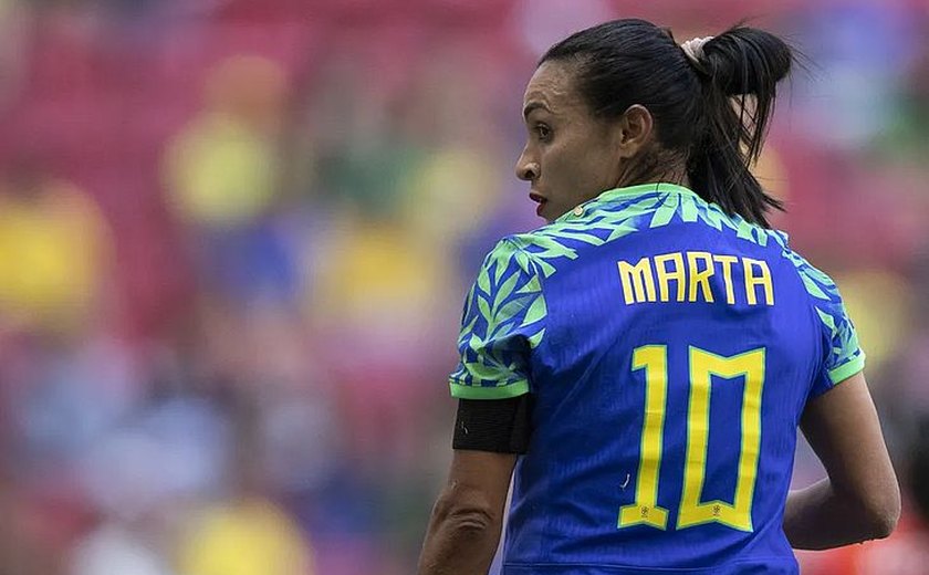 Técnico da Seleção Brasileira fala sobre possibilidade de Marta ser titular na final