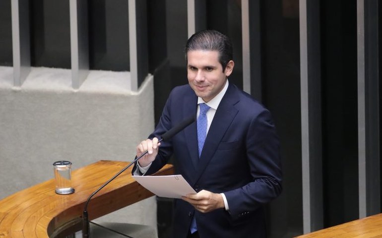 Hugo Motta leva a avó para primeiro encontro com Lula após eleição na Câmara