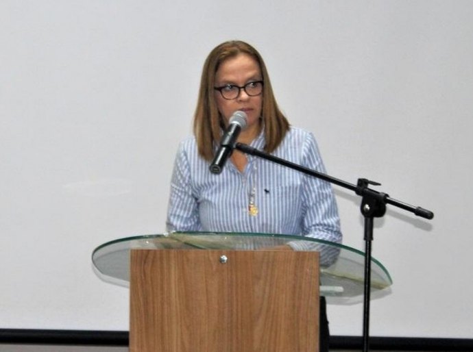 Aurélia Fernandes surge como voz da oposição em Arapiraca