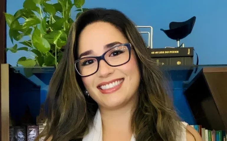 Egressa da Ufal é primeiro lugar em doutorado na Federal de Santa Catarina