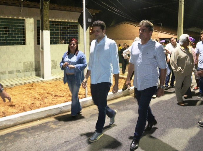 Prefeito Rui Palmeira inaugura obras beneficiando a comunidade de Saúde