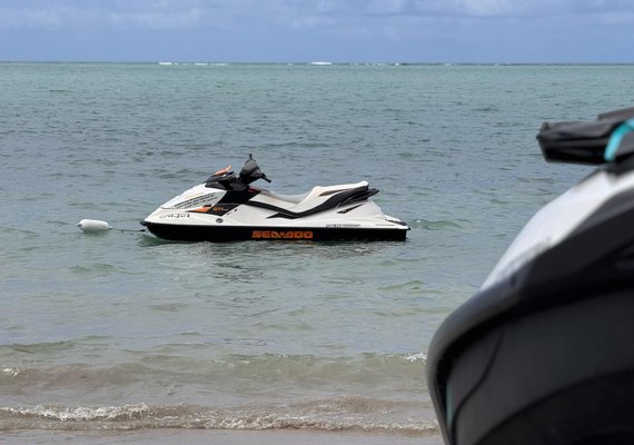 Fiscalização apreende jetski utilizado irregularmente na orla de Pajuçara