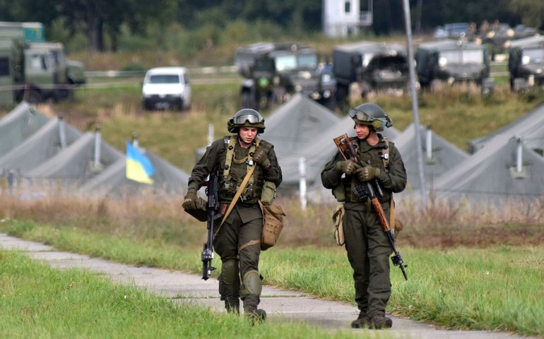 Ex-chefe do comitê militar da OTAN alerta para risco de destruição da Ucrânia