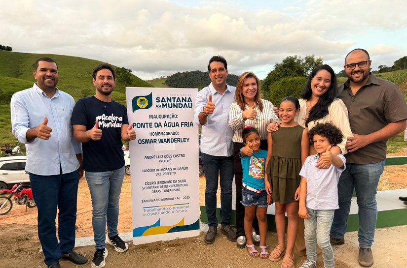 Prefeito de Santana do Mundaú entrega ponte na zona rural