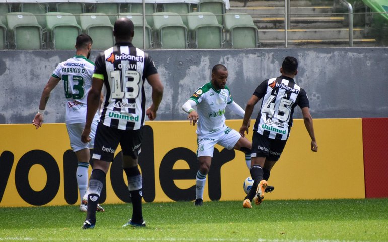 Mendoza brilha e Ceará derruba invencibilidade do América-MG no Independência