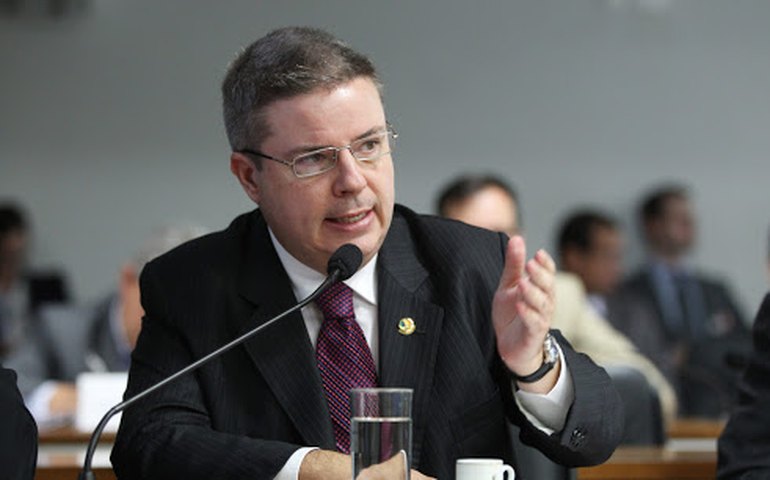 Contrapartida a socorro para Estados facilita aprovação no Senado, diz Anastasia