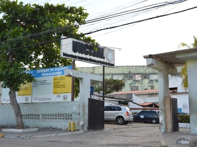 Renan Filho visita obras de reforma da Uncisal nesta terça-feira (1)