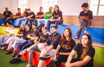 Instituto Vertex amplia OxeTech Academy e abre vagas de instrutores com remuneração de até R$4 mil